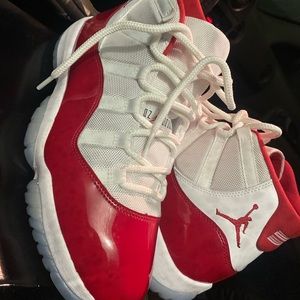 Jorden 11 cherry red